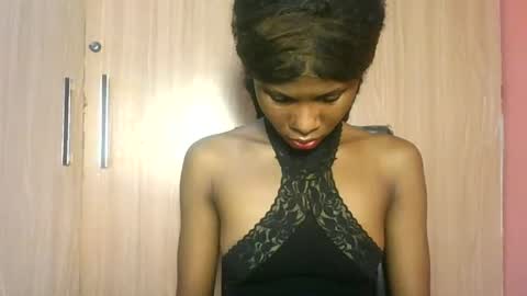 Snapshot of luckymadequeen chatting on 07/04/26, 11:22 Gloria online show from 07/04/26, 11:22