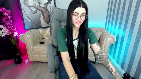 Monika online show from 12/17/24, 09:28