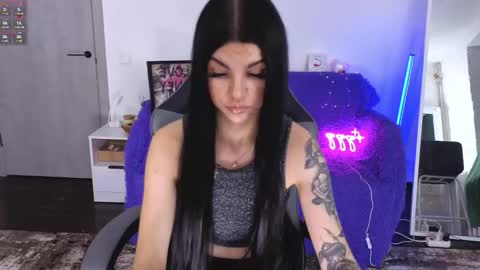 Monika online show from 11/27/25, 09:33