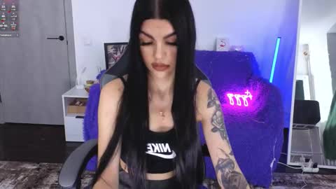 Monika online show from 11/30/25, 09:46