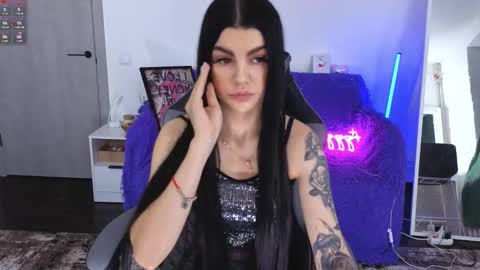 Monika online show from 12/01/25, 08:08