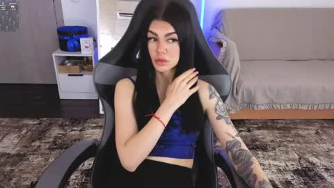 Snapshot of luckyrebel_ chatting on 05/06/26, 06:52 Monika online show from 05/06/26, 06:52