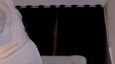 Snapshot of luckysapphire777 chatting on 09/27/25, 05:12 luckysapphire777 online show from 09/27/25, 05:12