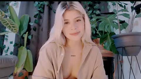 Snapshot of luckysapphire777 chatting on 10/18/25, 09:21 luckysapphire777 online show from 10/18/25, 09:21