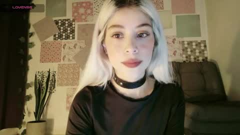 Snapshot of luckysapphire777 chatting on 05/15/26, 11:17 luckysapphire777 online show from 05/15/26, 11:17