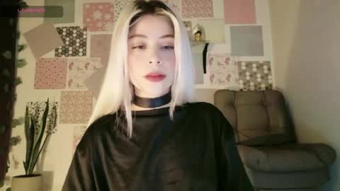 Snapshot of luckysapphire777 chatting on 05/17/26, 12:23 luckysapphire777 online show from 05/17/26, 12:23