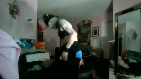 Snapshot of luckytrustme chatting on 04/22/26, 08:39 luckytrustme online show from 04/22/26, 08:39