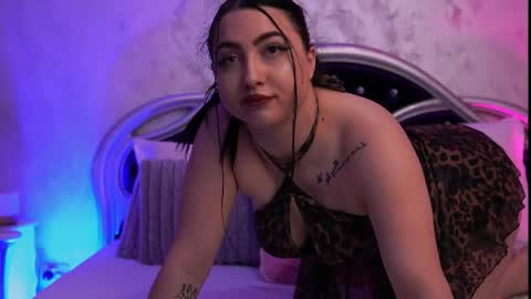 Snapshot of luckyymia chatting on 05/18/26, 06:25 Mia online show from 05/18/26, 06:25