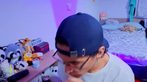 Snapshot of luclawthorne chatting on 09/17/25, 06:04 Lu Independent Model online show from 09/17/25, 06:04