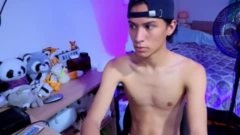 Snapshot of luclawthorne chatting on 09/20/25, 10:33 Lu Independent Model online show from 09/20/25, 10:33