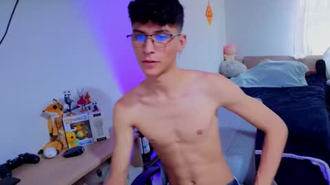 Snapshot of luclawthorne chatting on 10/17/25, 09:06 Lu Independent Model online show from 10/17/25, 09:06