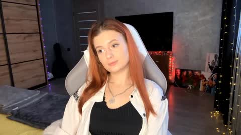 Snapshot of lucretiareisen chatting on 04/17/26, 12:08 EmmaEmbers online show from 04/17/26, 12:08