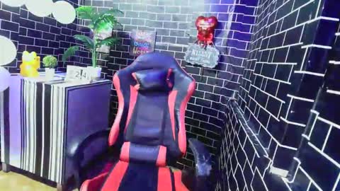 Snapshot of lucsin chatting on 03/09/26, 03:32 lucsin online show from 03/09/26, 03:32