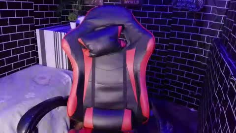 Snapshot of lucsin chatting on 03/25/26, 11:27 lucsin online show from 03/25/26, 11:27