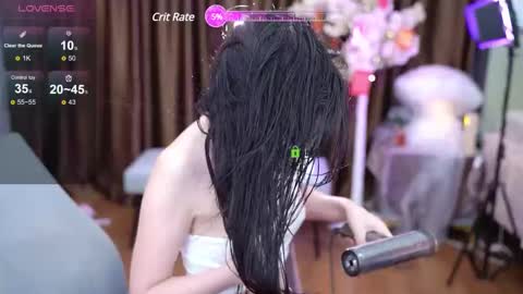 Snapshot of lucy__bb chatting on 02/08/25, 12:17 Lucy online show from 02/08/25, 12:17