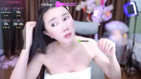 Snapshot of lucy__bb chatting on 02/12/25, 12:33 Lucy online show from 02/12/25, 12:33