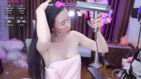 Snapshot of lucy__bb chatting on 10/06/25, 01:19 Lucy online show from 10/06/25, 01:19