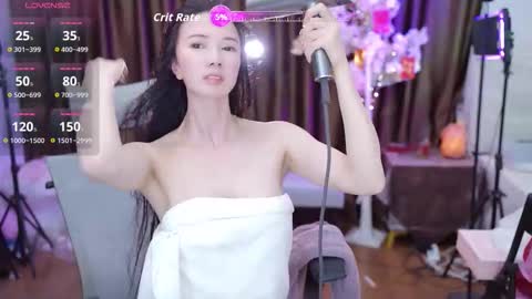 Snapshot of lucy__bb chatting on 10/15/25, 02:17 Lucy online show from 10/15/25, 02:17