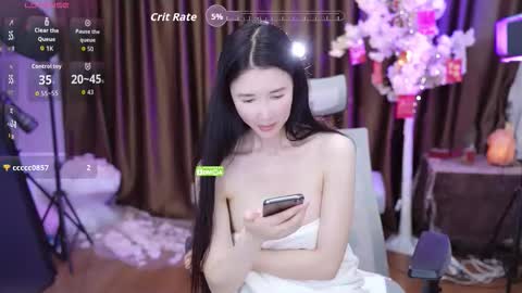 Snapshot of lucy__bb chatting on 10/18/25, 12:39 Lucy online show from 10/18/25, 12:39