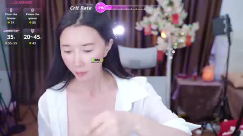 Snapshot of lucy__bb chatting on 11/04/25, 09:08 Lucy online show from 11/04/25, 09:08