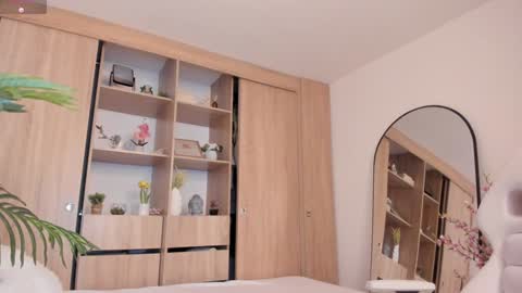 Paula           online show from 02/05/25, 03:45