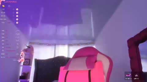 Snapshot of lucy_beatifull chatting on 09/09/25, 04:28 lucy_beatifull online show from 09/09/25, 04:28