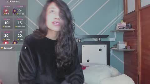 Lucy Herrera online show from 10/05/25, 01:59