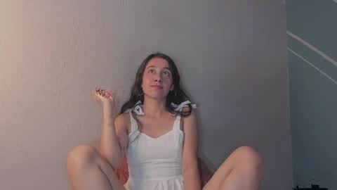 Lucy Herrera online show from 04/04/26, 10:40