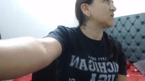 lucy online show from 02/09/25, 08:56