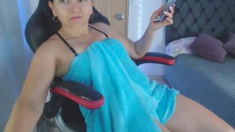 Snapshot of lucy_chanell chatting on 12/06/24, 07:10 lucy online show from 12/06/24, 07:10