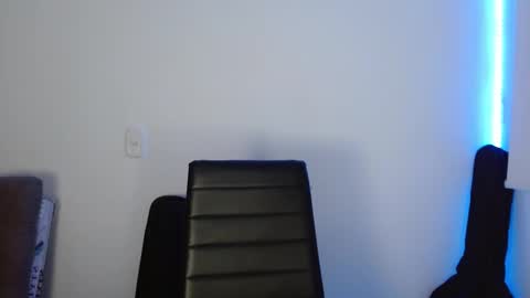 Snapshot of lucy_collins_g chatting on 02/26/25, 11:48 Lucy online show from 02/26/25, 11:48