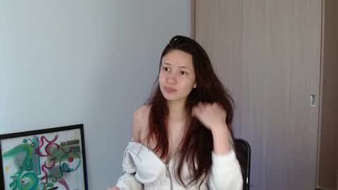 Snapshot of lucy_collins_g chatting on 10/20/25, 08:20 Lucy online show from 10/20/25, 08:20