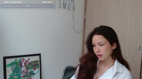 Snapshot of lucy_collins_g chatting on 12/17/25, 08:04 Lucy online show from 12/17/25, 08:04