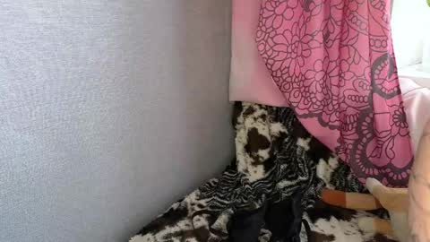 Snapshot of lucy_curvy chatting on 04/11/26, 05:23 Lucy online show from 04/11/26, 05:23