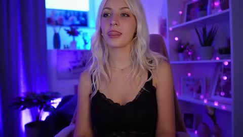 Snapshot of lucy_cutie_ chatting on 06/28/26, 06:03 Cutie Lucy online show from 06/28/26, 06:03