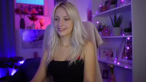 Snapshot of lucy_cutie_ chatting on 07/31/26, 06:18 Cutie Lucy online show from 07/31/26, 06:18