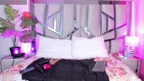 lucy_davies_ online show from 03/18/26, 11:46