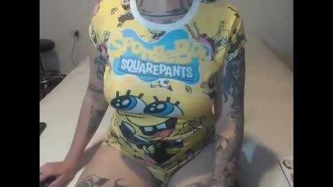 Snapshot of lucy_dreams69 chatting on 12/22/24, 08:36 Lucia online show from 12/22/24, 08:36