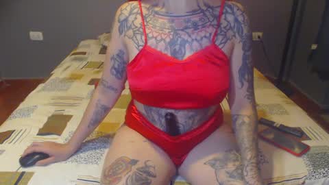 Snapshot of lucy_dreams69 chatting on 03/30/26, 12:00 Lucia online show from 03/30/26, 12:00