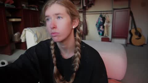 Lucy. online show from 12/23/24, 04:39