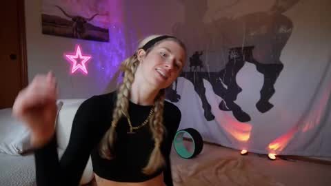 Lucy. online show from 03/09/25, 01:14