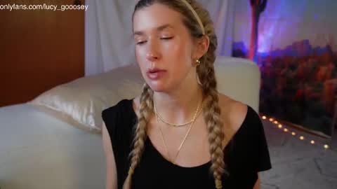 Lucy. online show from 09/08/25, 11:48