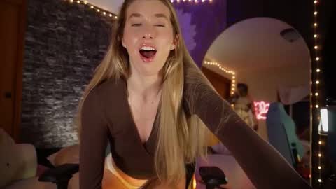 Snapshot of lucy_gooosey chatting on 01/11/26, 05:23 Lucy. online show from 01/11/26, 05:23