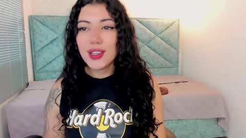 Snapshot of lucy_greys_ chatting on 03/20/26, 11:26 Lucy Greys online show from 03/20/26, 11:26