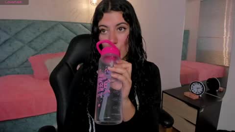 Snapshot of lucy_greys_ chatting on 04/16/26, 11:44 Lucy Greys online show from 04/16/26, 11:44