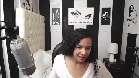 Snapshot of lucy_lorelei chatting on 06/16/26, 01:25 lucy_lorelei online show from 06/16/26, 01:25
