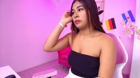 Snapshot of lucy_mcgracy chatting on 07/16/26, 12:11 Lucy online show from 07/16/26, 12:11