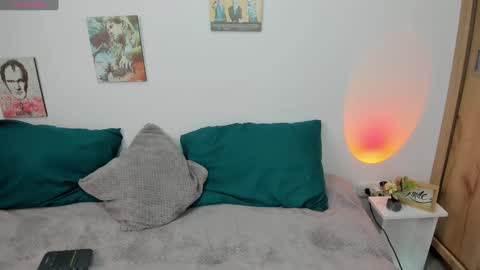 Snapshot of lucy_monroe_ chatting on 01/17/25, 07:05 Lucy online show from 01/17/25, 07:05