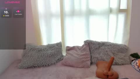 Snapshot of lucy_monroe_ chatting on 03/04/25, 02:32 Lucy online show from 03/04/25, 02:32