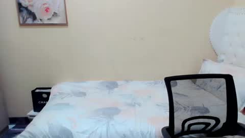 Snapshot of lucy_pearlxx chatting on 02/26/25, 06:47 SHIELA online show from 02/26/25, 06:47